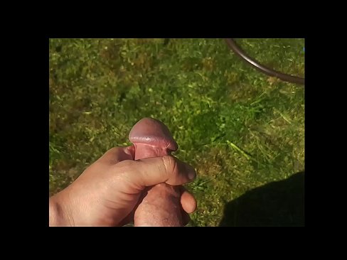 ❤️ Hottie beroa bere pussy arrosa izorratu egiten du eta udako lorategi batean squirt batekin esperma egiten du ️❌ Pornografia %eu.gaypornforyou.ruan ❌️