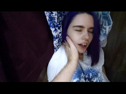 ❤️ Nire ahizpa armairuan aurkitu eta lagundu zion esperma ️❌ Pornografia %eu.gaypornforyou.ruan ❌️